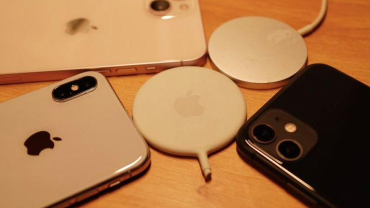 AirPods 3耳机充电触点氧化_AirPods 3充电故障清洁技巧