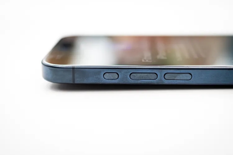 iPhone 15如何开启静音模式不震动设置_iPhone 15震动效果管理教程