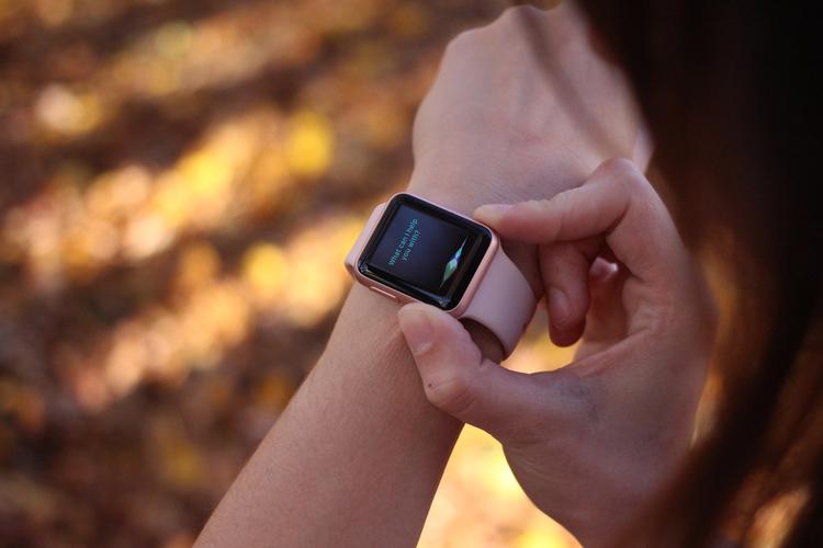 Apple Watch Series 9如何开启跌倒检测SOS_紧急联络功能实操