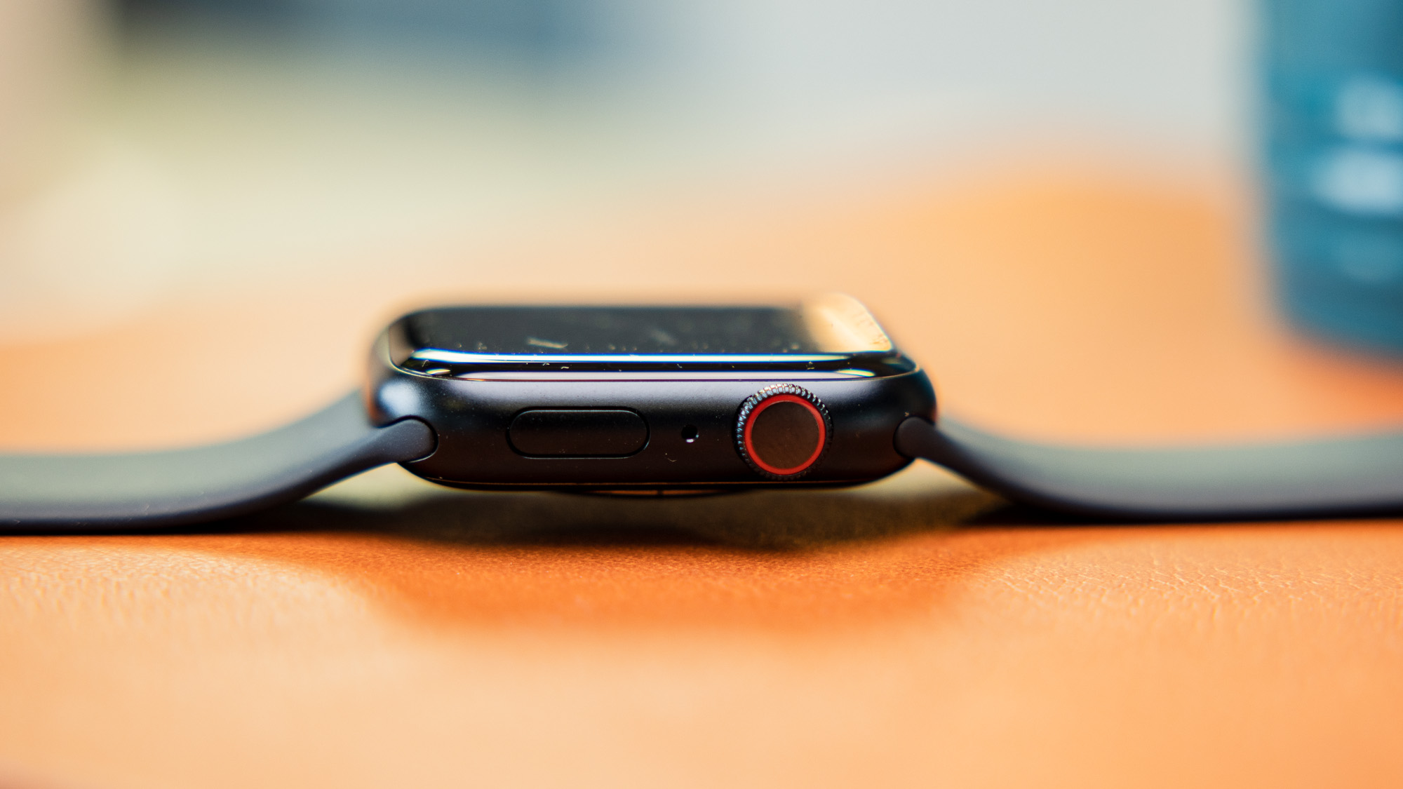 Apple Watch SE 2 侧边按键太紧按不动解决_Apple Watch 硬件清洁与保修建议
