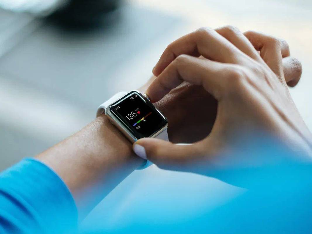 Apple Watch Series 10如何开启体能训练Effort评价_S10训练强度评分