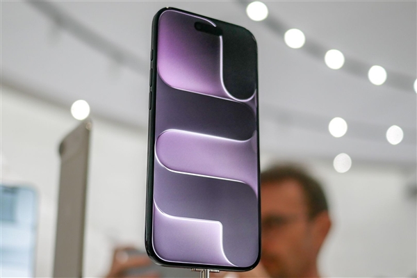 iPhone 15 Pro如何开启游戏自适应光线追踪_iPhone 15游戏优化