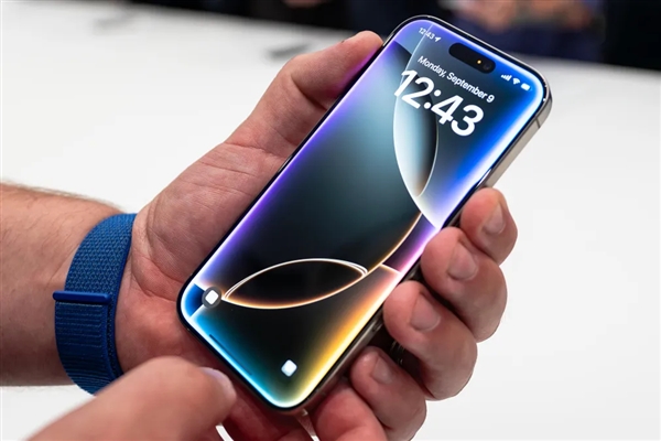 iPhone 13 屏幕发黄如何调节色彩滤镜 _ 苹果 13 屏幕显示效果优化