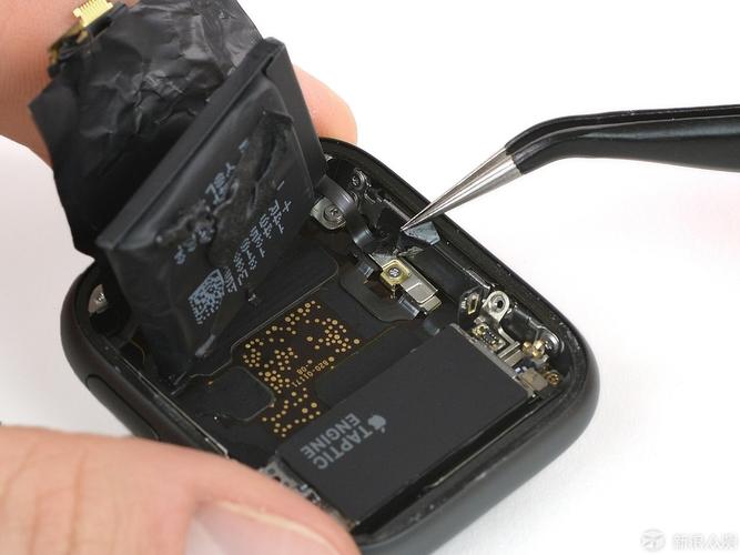 AirPods Pro 2怎么清理内部金属触点_AirPods充电接触不良修复